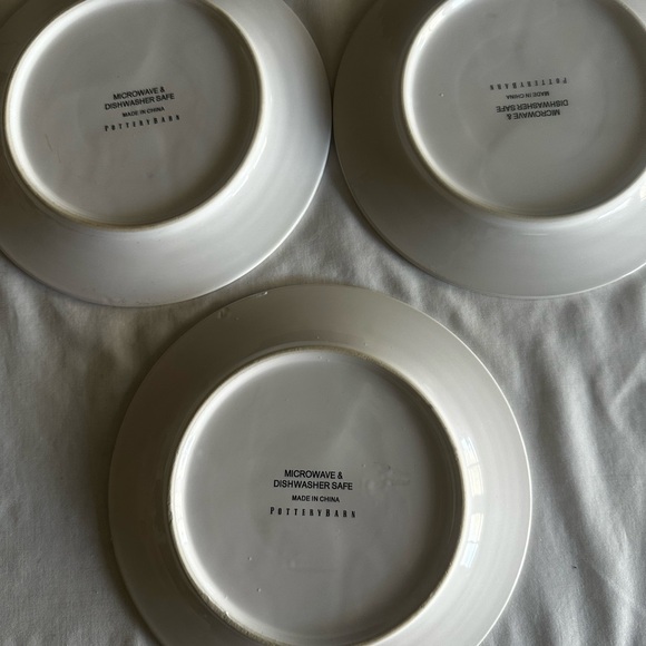 POTTERY BARN EMBOSSED REINDEER 8” SALAD PLATES - Picture 10 of 13